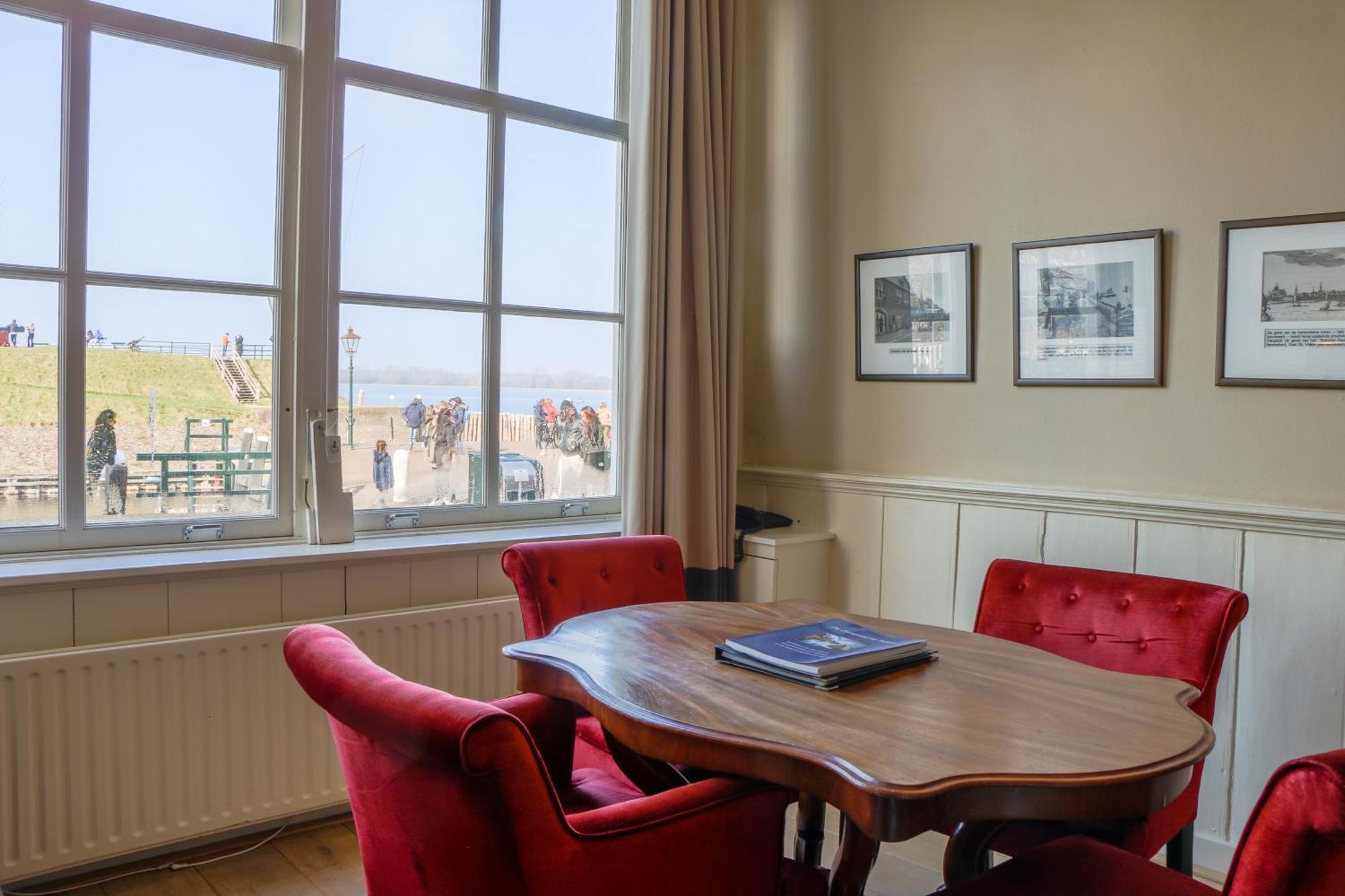 Auberge De Campveerse Toren 베이레 외부 사진